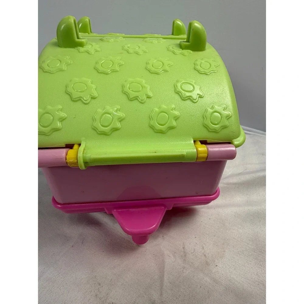 Fisher Price Little People Songs Sounds Pop Up Camper Pink Green Trailer Toy